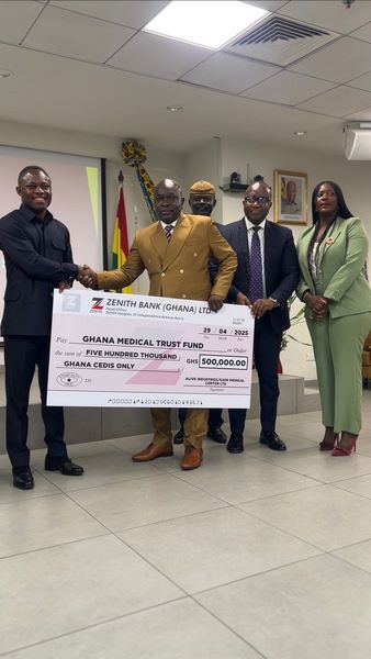 Alhaji Seidu Agongo Fulfills GHS500,000 Pledge to Support Ghana Medical Trust Fund - GhArticles.com
