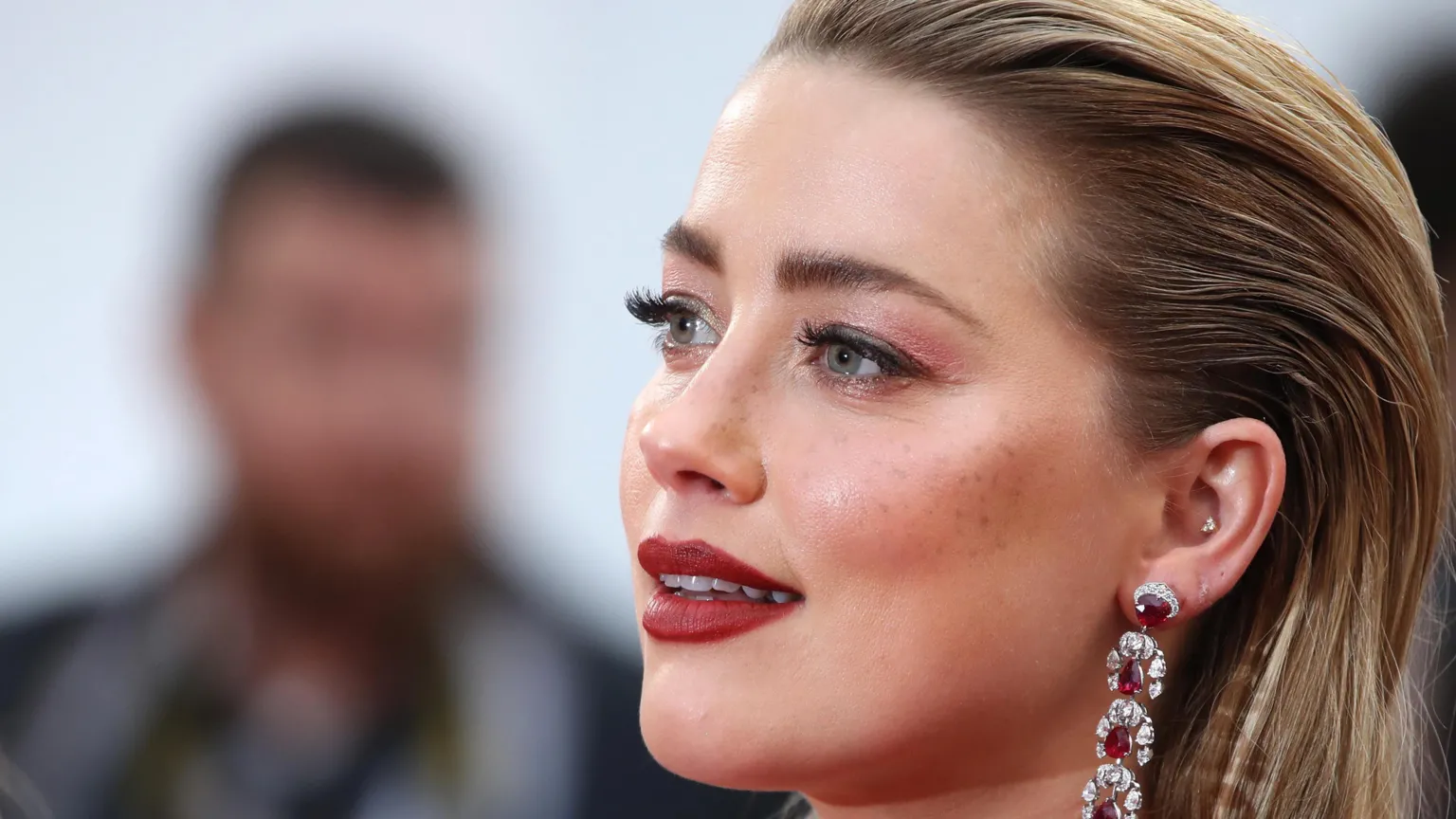 Amber Heard announces birth of twins in Mother's Day post - Nsemkeka