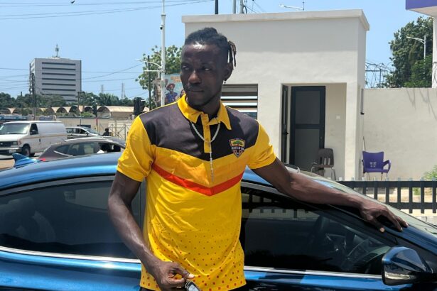Business tycoon presents Hearts of Ok goalie Benjamin Asare with car - Nsemkeka