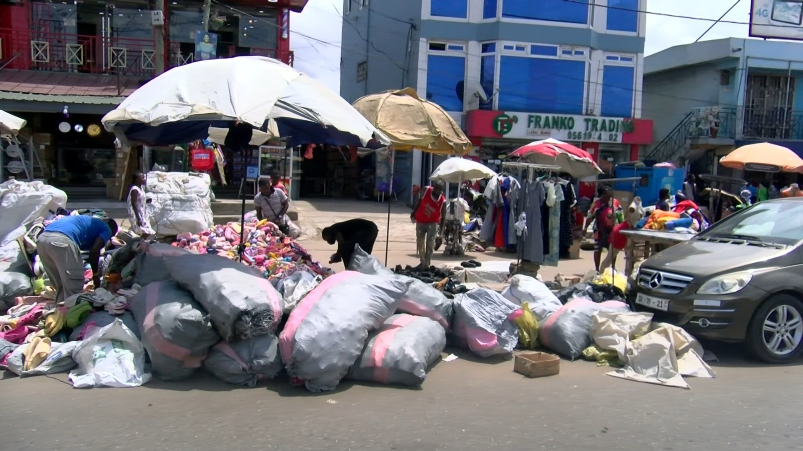 Commercial drivers threaten to strike over indiscriminate roadside trading activities - Nsemkeka