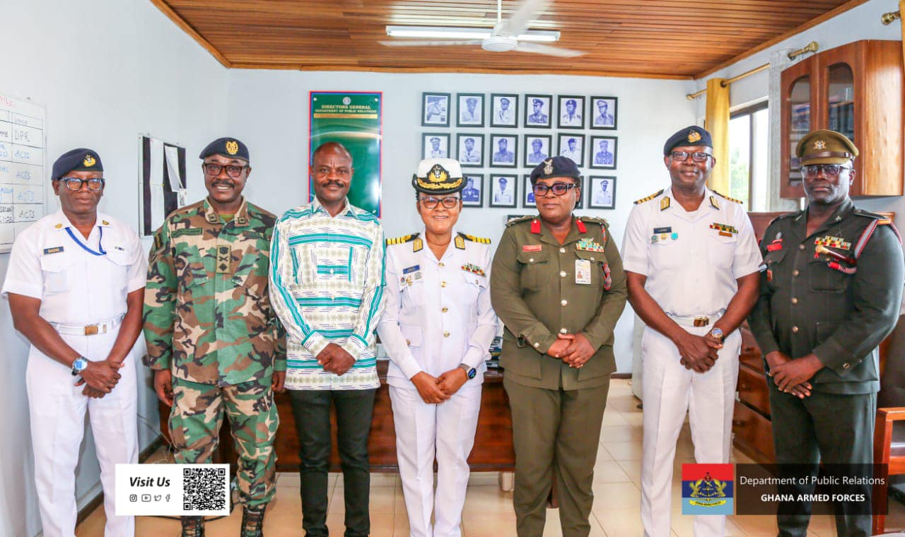 GAF PR Director-General Brig. Gen. Aggrey-Quashie hands over to Captain Veronica Arhin - Nsemkeka