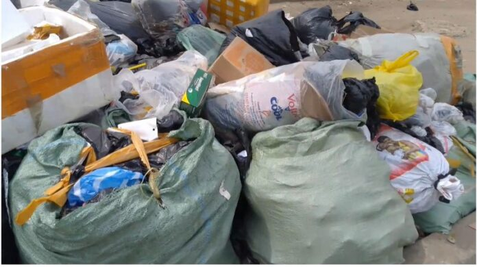 Kasoa sanitation crackdown: 7 arrested as MCE issues stern warning - Nsemkeka