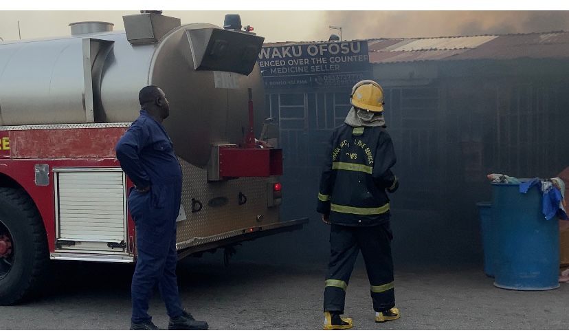 Kumasi: Fire destroys several residential apartments at Bomso - Nsemkeka