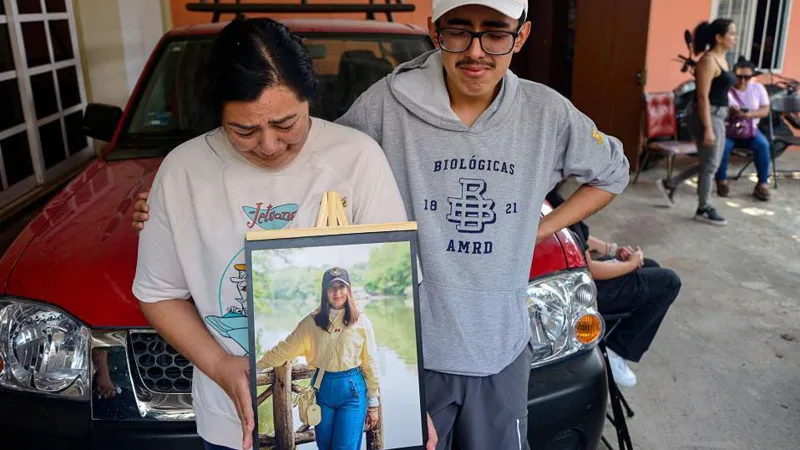 Mexico mourns Navy cadets killed in Brooklyn Bridge ship crash - Nsemkeka
