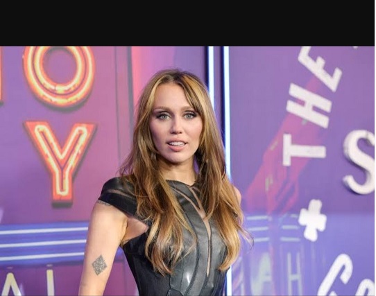 Miley Cyrus almost quit music after rupturing ovarian cyst while performing 