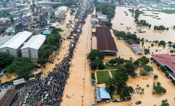More than 100 dead after flooding in eastern Congo, official says - Nsemkeka