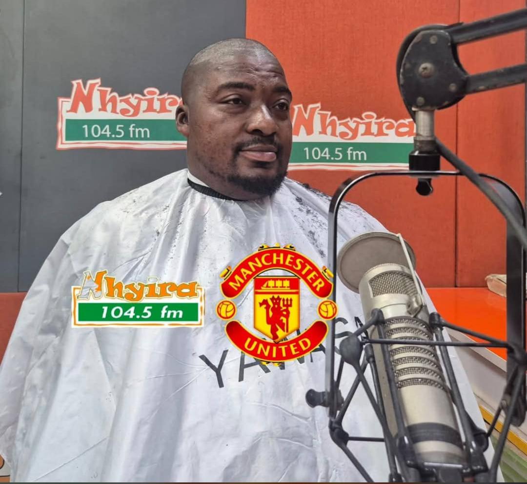 Nhyira FM’s Power Sports Host goes 'Sakora' on live radio after Manchester United defeat - Nsemkeka