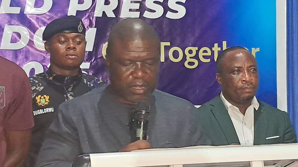 Volta Regional Minister fulfils GHS10,000 pledge to GJA Volta, inspires others to give back - Nsemkeka