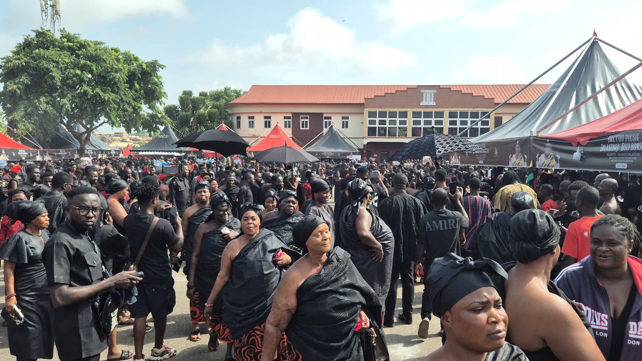 Asante Mamponghene's burial rites attract thousands of mourners - Nsemkeka