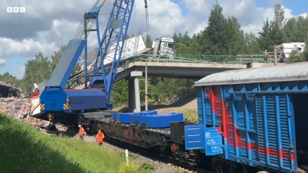 At least seven dead after two Russian bridges collapse - Nsemkeka