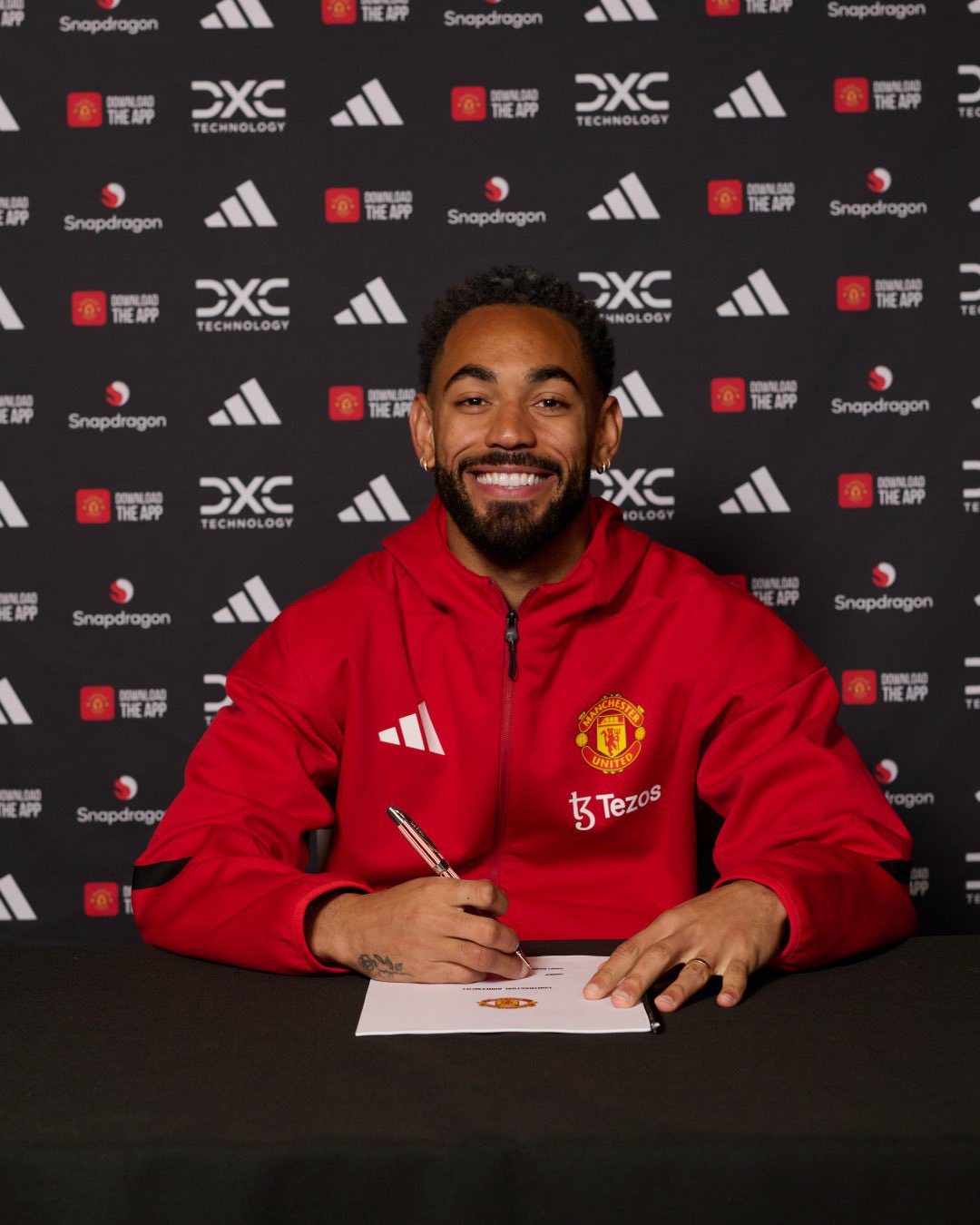 Cunha completes 'dream' £62.5m Man Utd move - Nsemkeka
