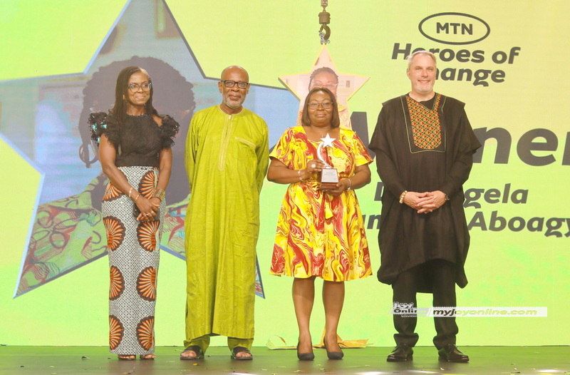 MTN Ghana honours community champions at 2025 Heroes of Change Awards - Nsemkeka