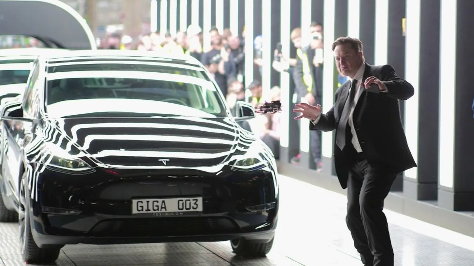 Tesla shares tumble as Trump-Musk feud erupts - Nsemkeka