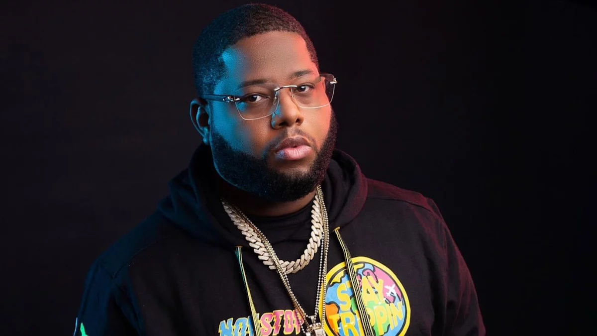Thief Breaks Into D-Black’s Black Avenue Music Office And Steals Valuable Equipment – See Video - Nsemkeka.com