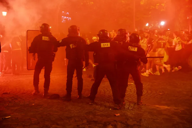 Two dead and hundreds arrested in France after PSG Champions League win - Nsemkeka